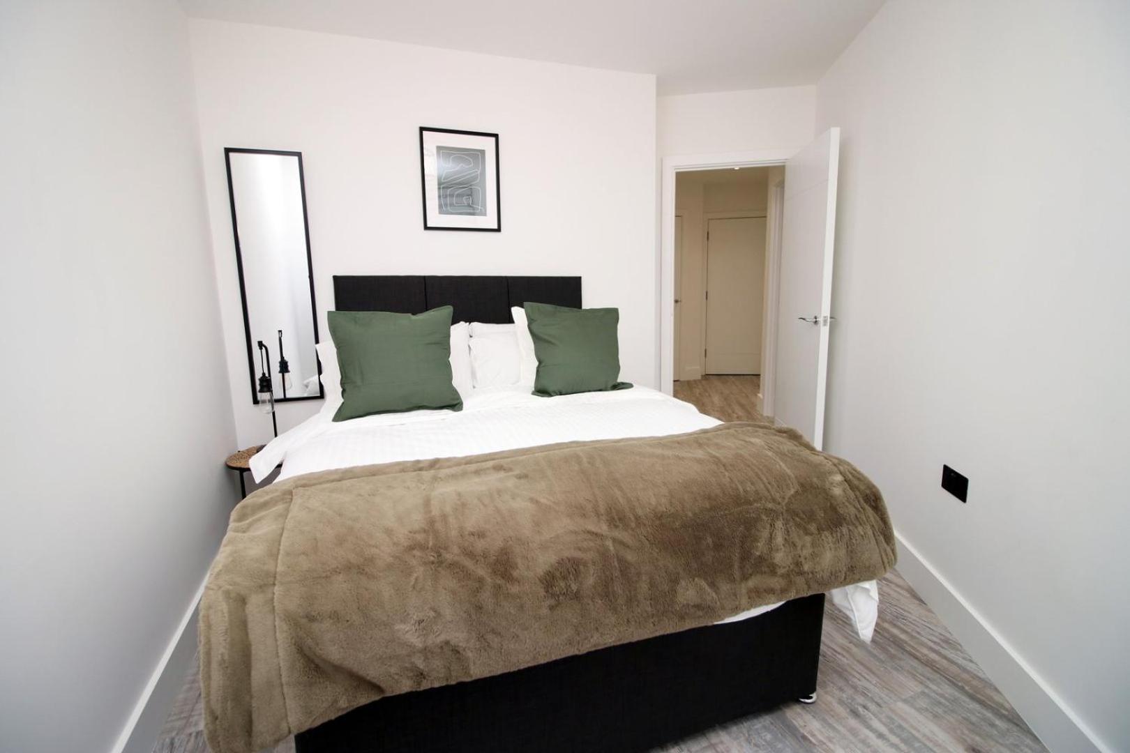 2 Bedroom With Free Parking سويندون المظهر الخارجي الصورة